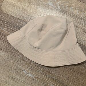 Lululemon reversible bucket hat
